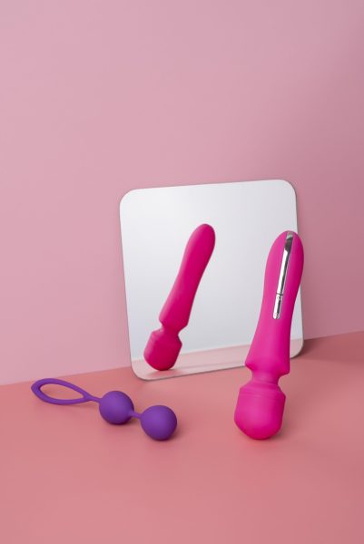 primer-plano-de-juguetes-sexuales